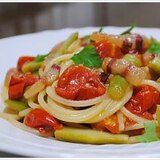 パンチェッタとアスパラ、トマトのスパゲッティーニ